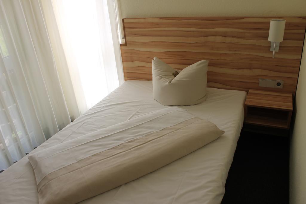 Hotel Weissach Am Neuenbuehl Kamer foto