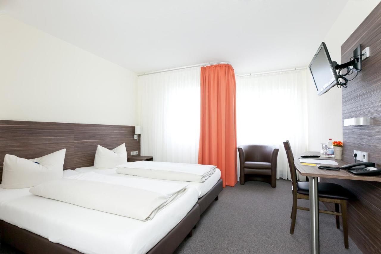 Hotel Weissach Am Neuenbuehl Kamer foto